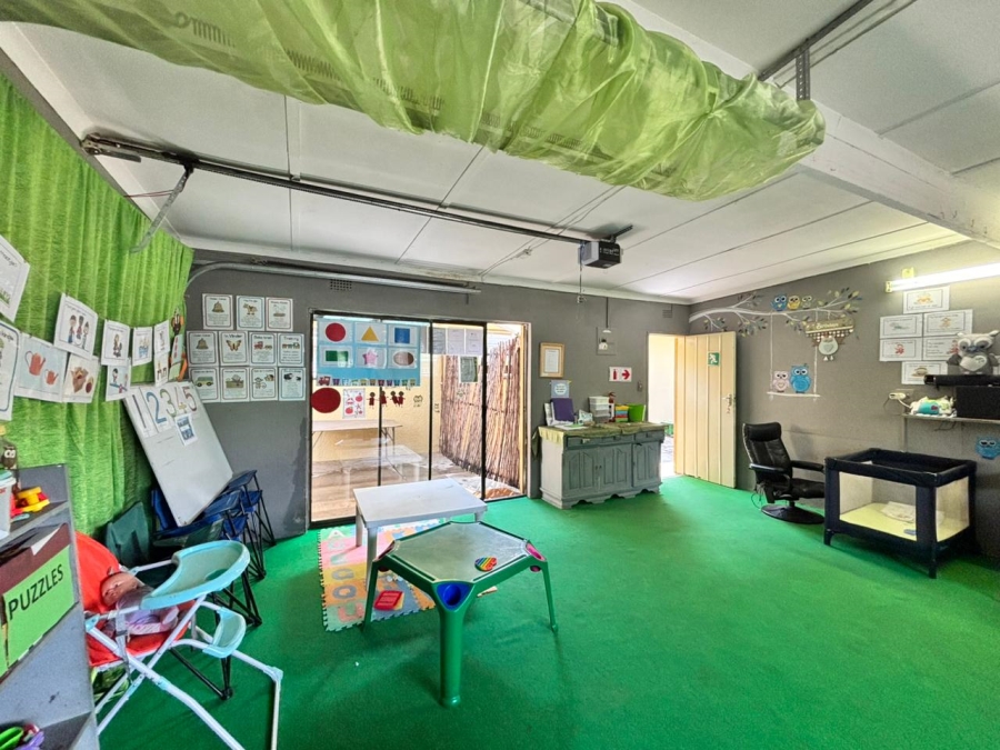 4 Bedroom Property for Sale in Flamwood North West